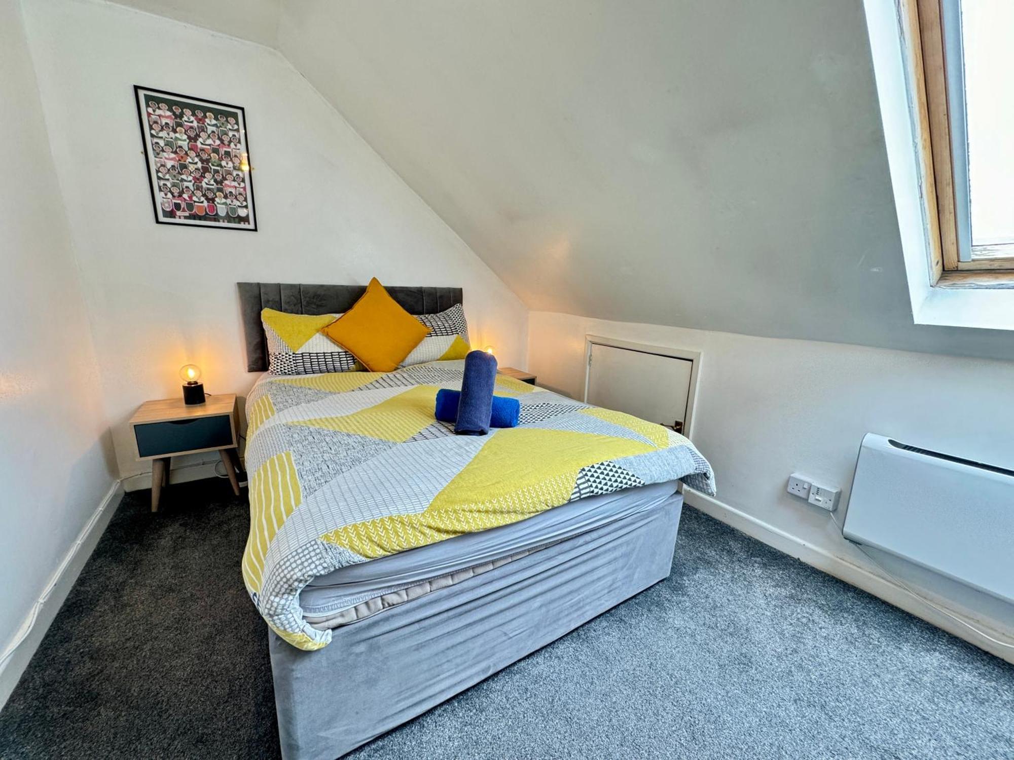 Space For Groups, 10 Mins From Queen St! Cardiff Exterior photo
