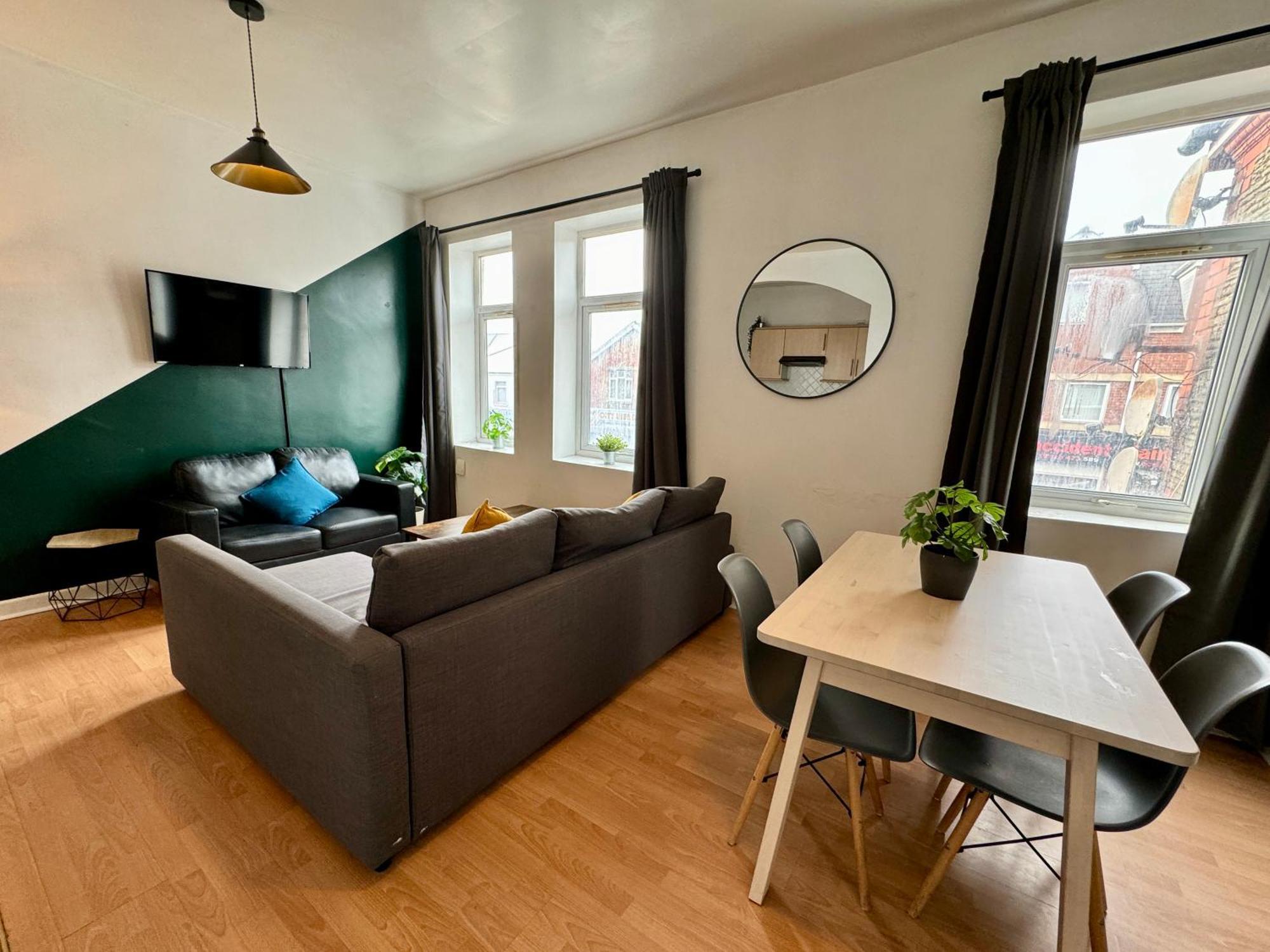 Space For Groups, 10 Mins From Queen St! Cardiff Exterior photo